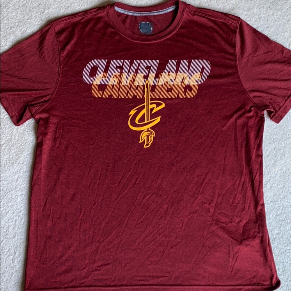 Men’s large Cleveland Cavaliers athletic shirt LN